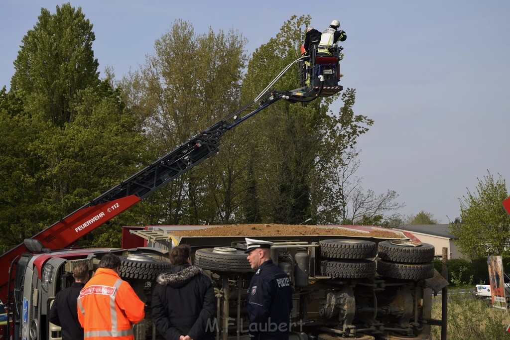 Schwerer VU LKW Zug Bergheim Kenten Koelnerstr P303.JPG - Miklos Laubert